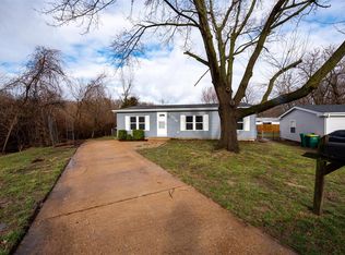 1718 Brennan Woods Ct, High Ridge, MO 63049