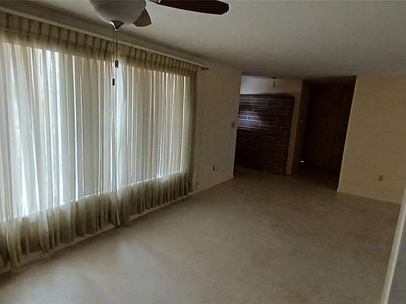3rd image of 3414 Wiltshire Dr