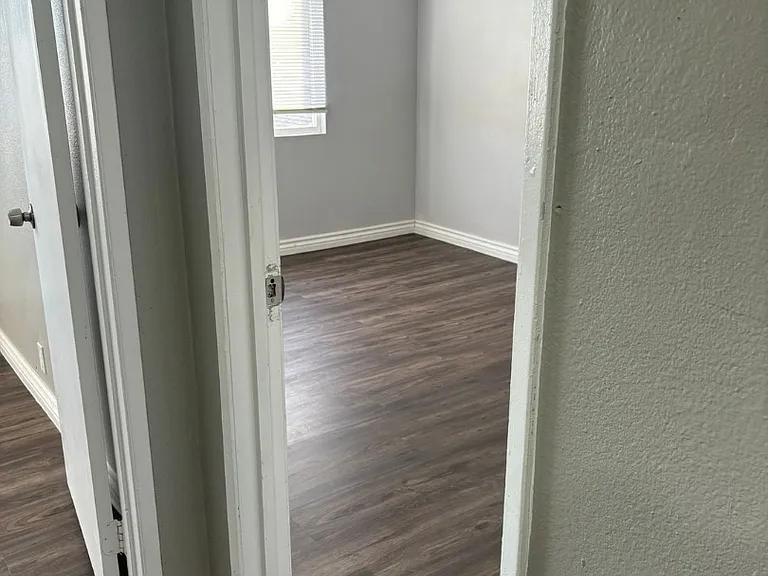 227 E 2nd St #4 — Photo 4