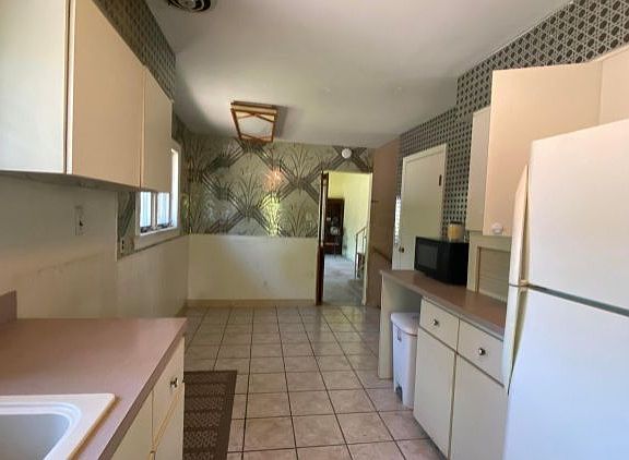 5th image of 273 Pingree Dr