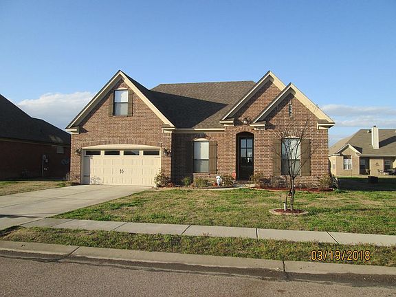 3rd image of 816 Marquette Ln