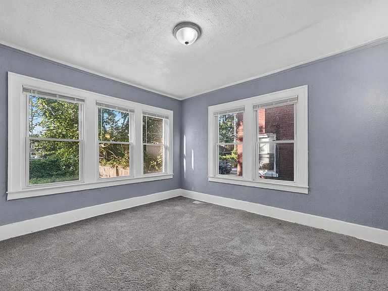2025 Calvert St — Photo 25