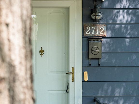 3rd image of 2712 Shenandoah Ave