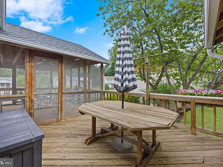 13501 Kelmont Ct — Photo 19