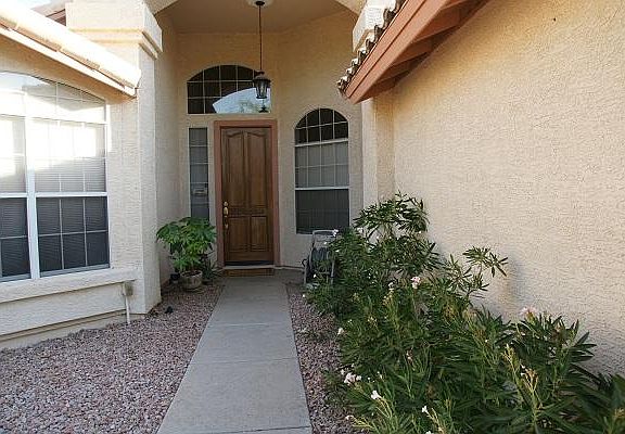2nd image of 1307 W Stacey Ln