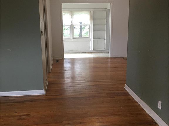 4th image of 2637 Gardiner Ln