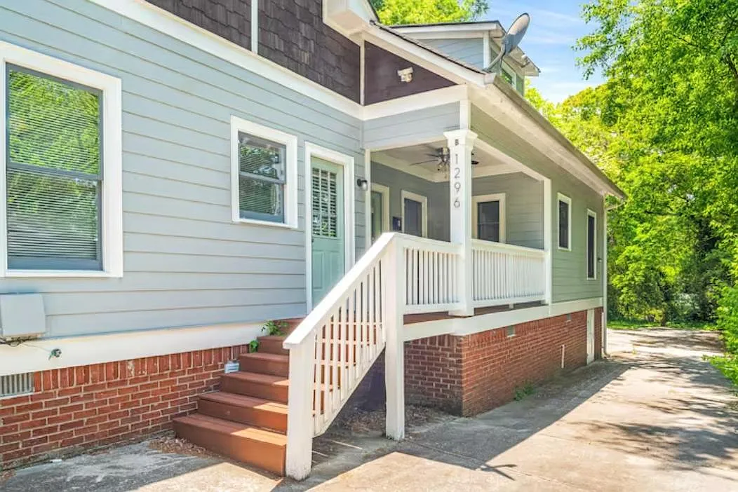 3 bed, 1367 sqft, $2,000 — Photo 3