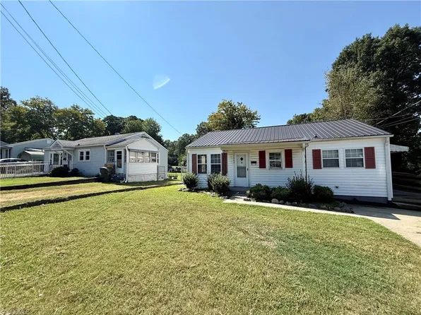 1003 Unity St, Thomasville, NC 27360