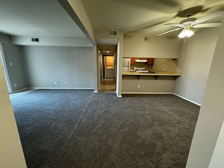 Coventry Court West Apartments — Photo 51