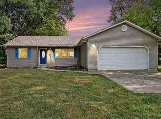 14061 Riverside Dr, Constantine, MI 49042