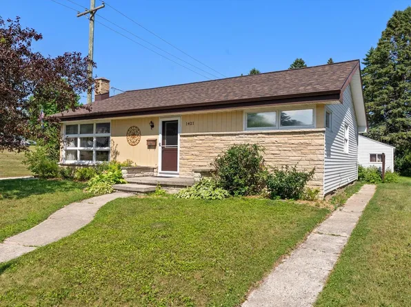 1421 N 5th STREET, Manitowoc, WI 54220
