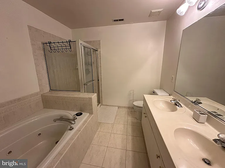 28405 Pinehurst Cir — Photo 19