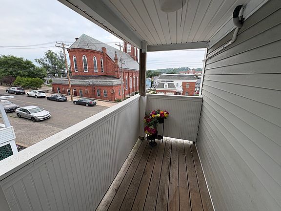5th image of 180 Olivia St #4