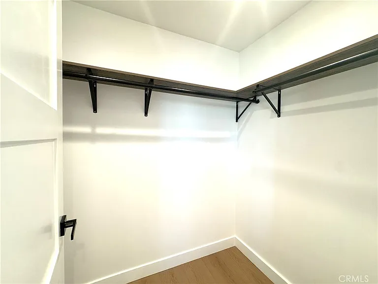 6860 Aura Ave — Photo 11