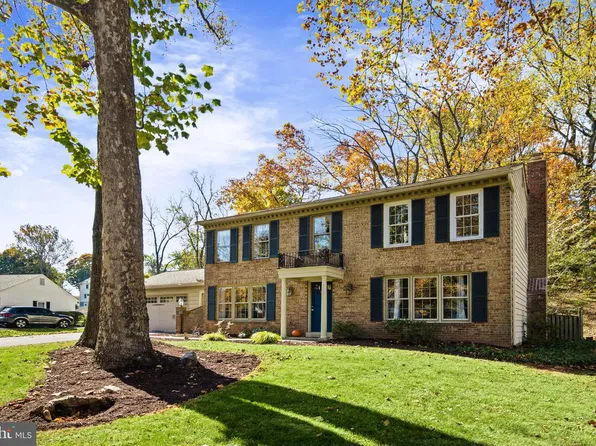 15208 Candytuft Ln, Rockville, MD 20853