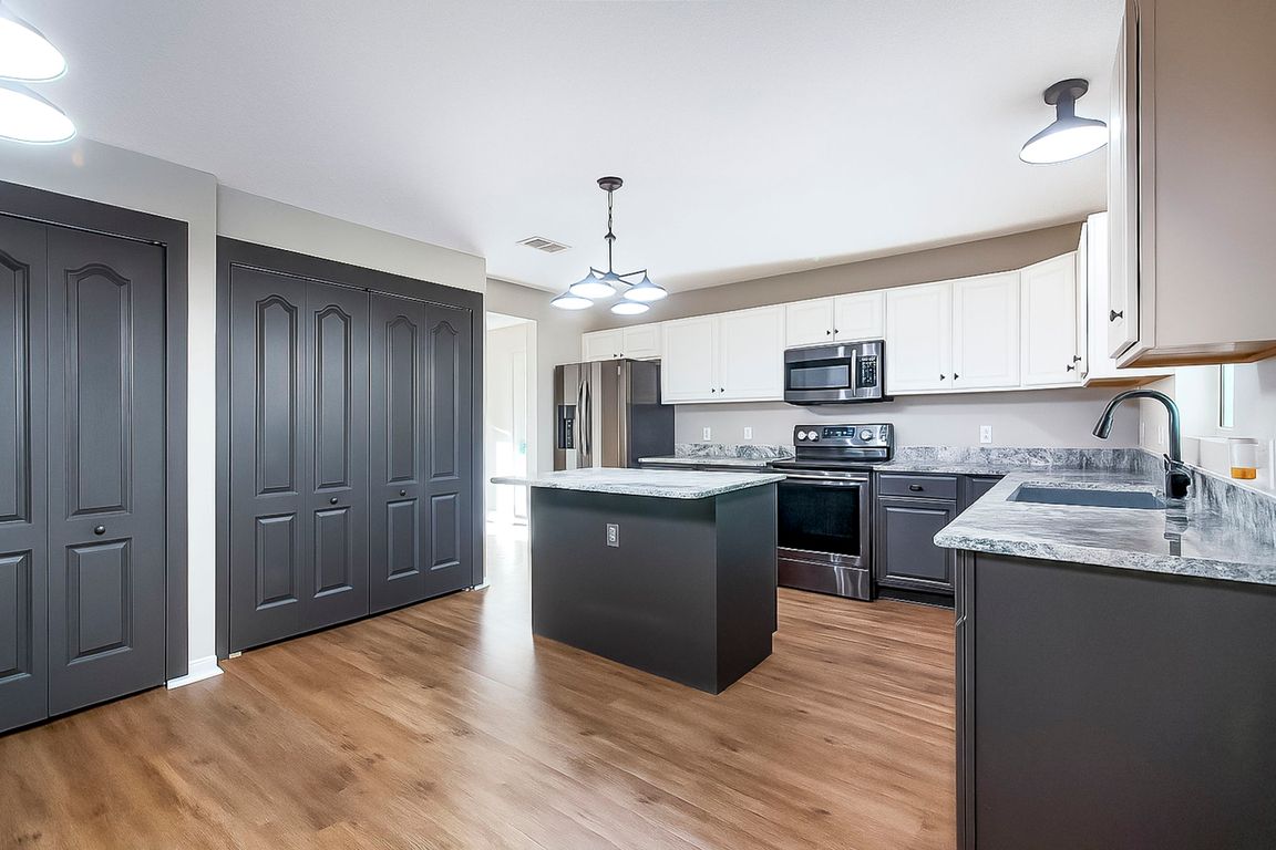 next background image