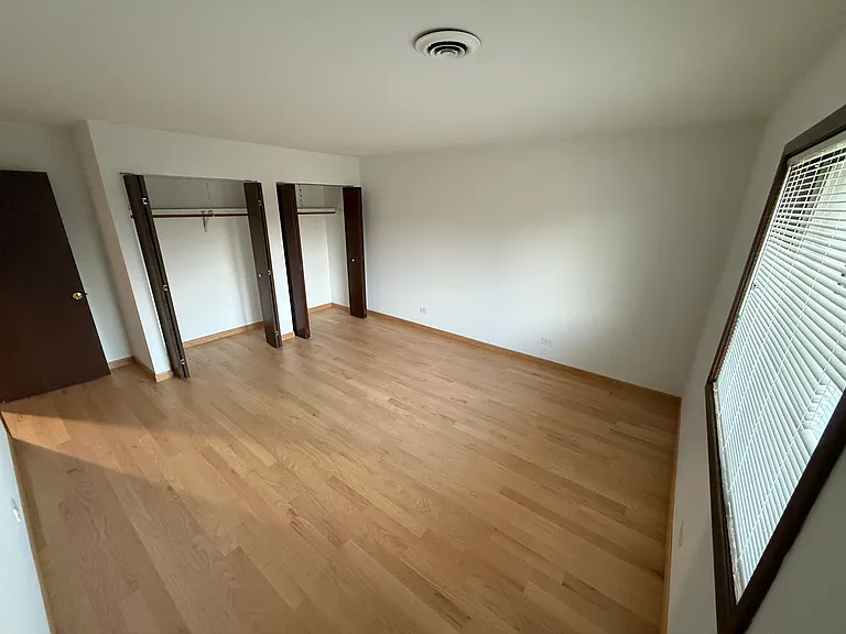 1115 Hunters Ln — Photo 15