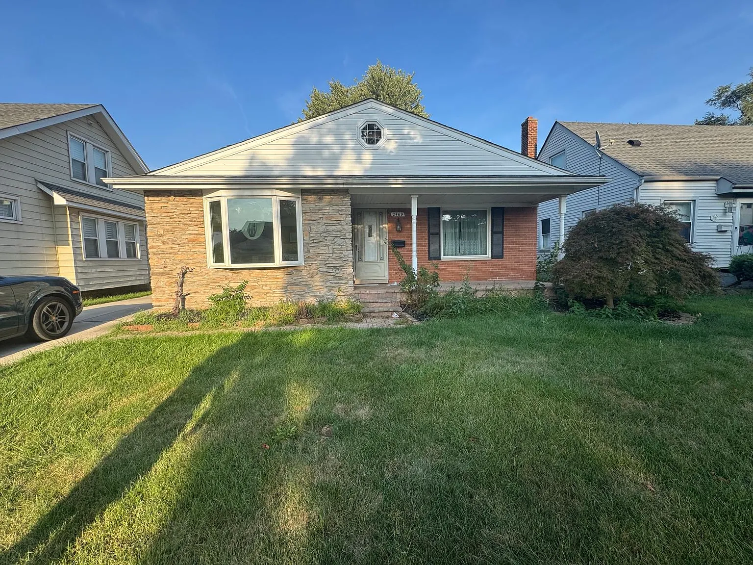 4 bed, 1.5 bath, 1741 sqft, $2,200 — Photo 1