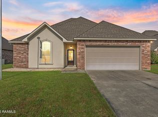 107 Green Mountain Ridge St, Youngsville, LA 70592