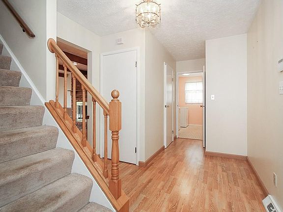 3rd image of 1134 Hillrock Dr