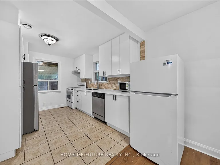 46 Stamford Sq N — Photo 12