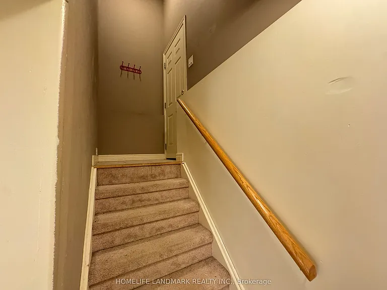 23 Loon Ave #LOWER — Photo 3