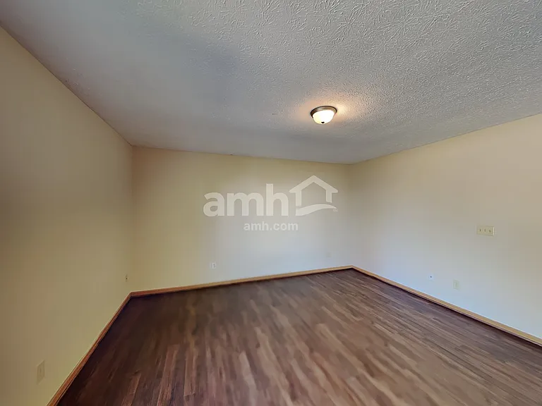 1064 Amherst Blvd — Photo 7