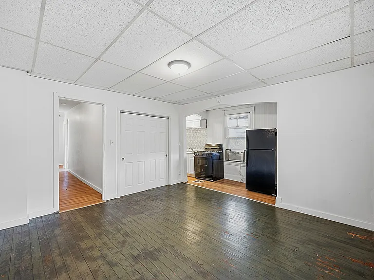 2222 Lawn Ave #6 — Photo 3