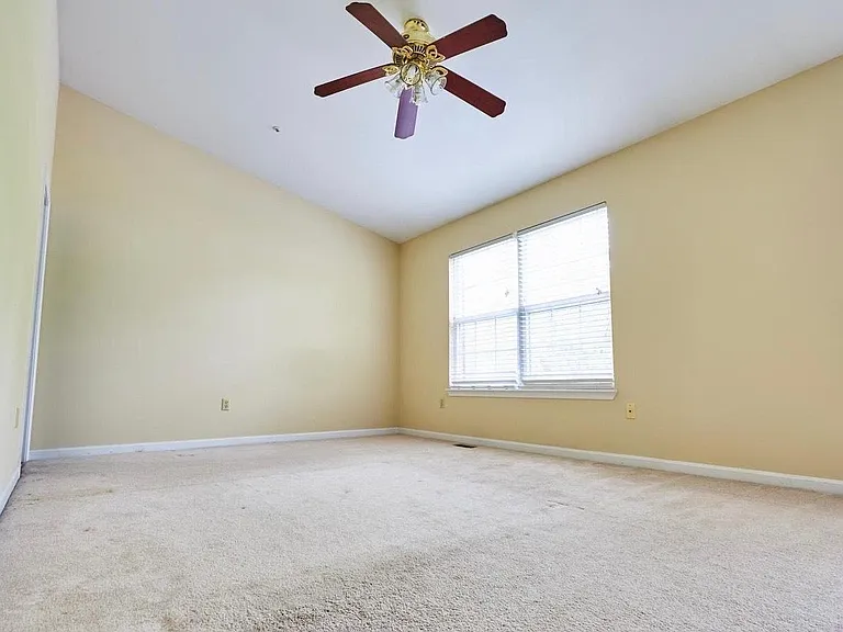 121 Langdon Farm Cir — Photo 11