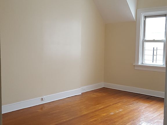 5th image of 133 Glenwood Ave APT 2