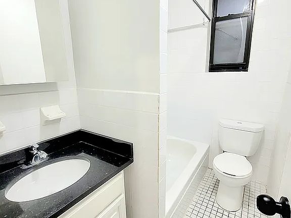 2nd image of 338 E 15th St #3X