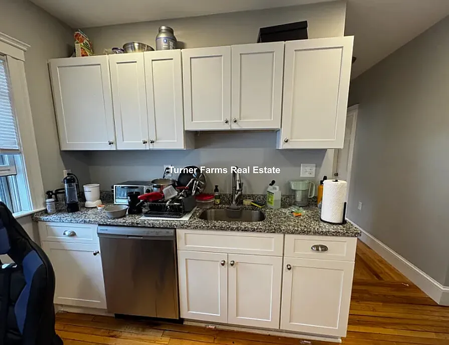 5 bed, 1.0 bath, $6,250 — Photo 3