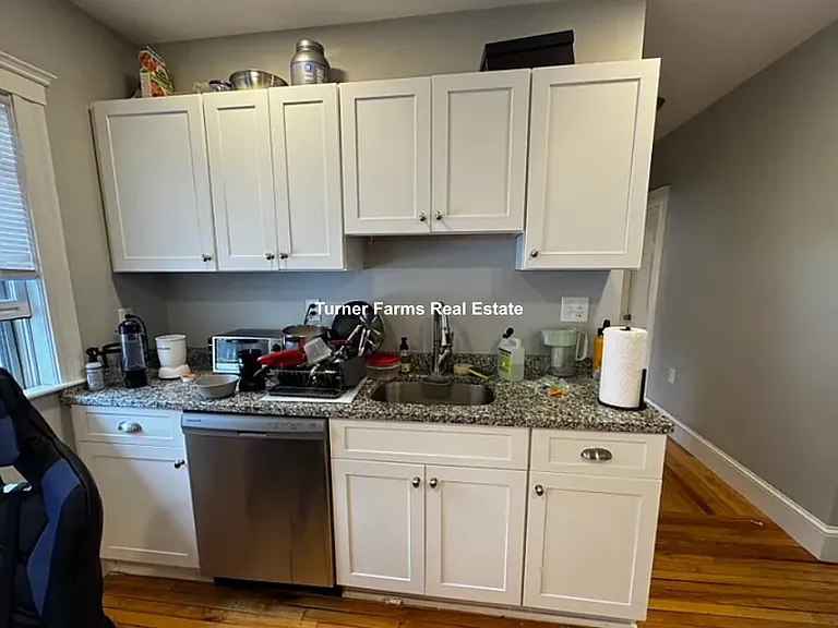 74 Frederick Ave #2 — Photo 4