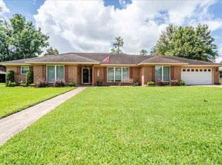 2115 Treemont Ln, Orange, TX 77630