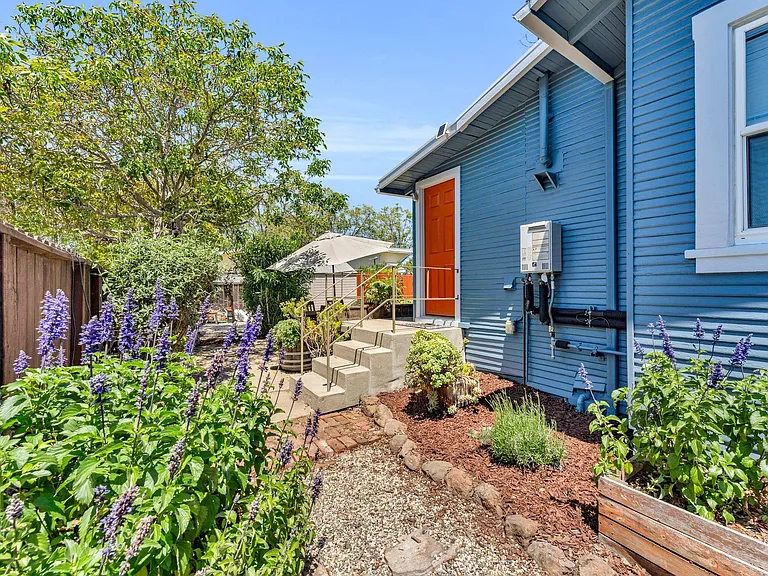 802 Broadmoor Blvd — Photo 24
