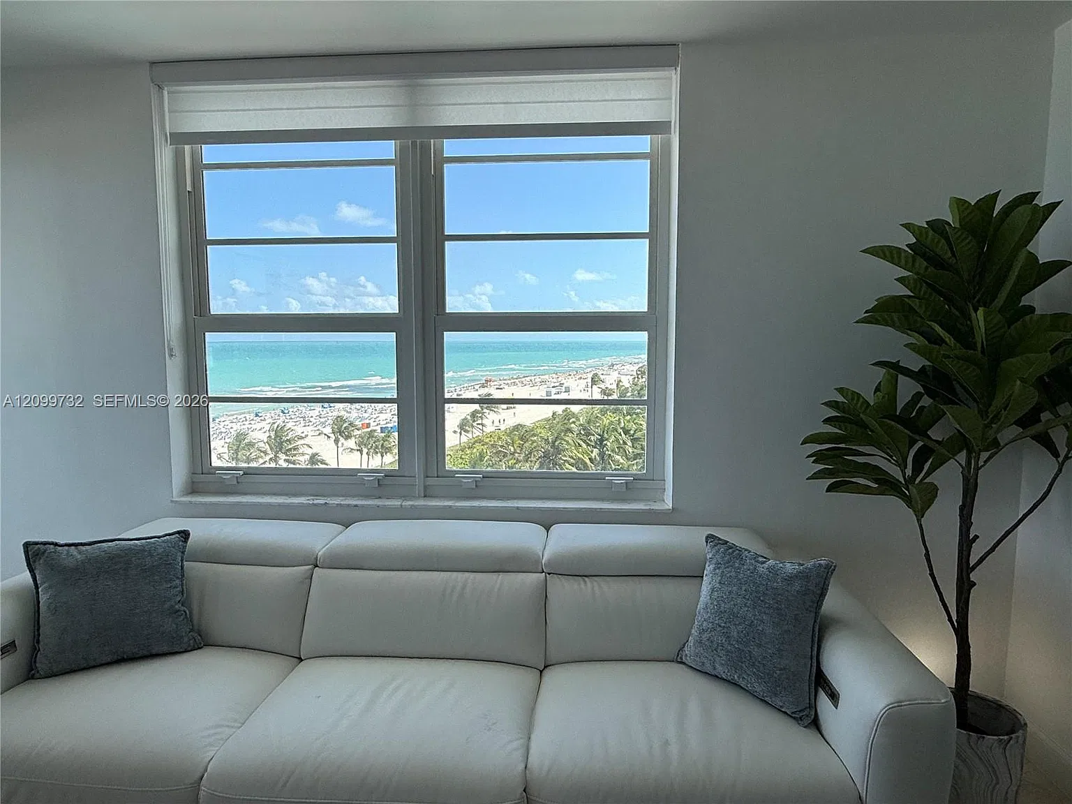 The Decoplage Condo — Photo 4