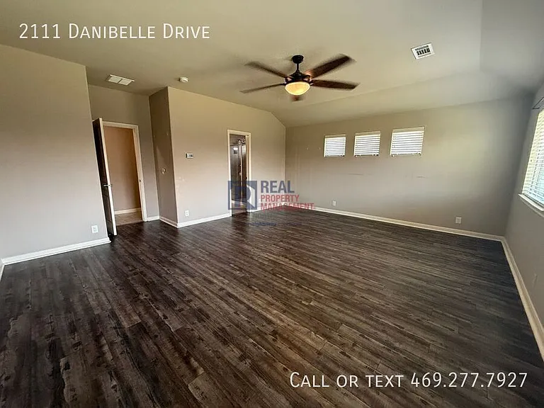 2111 Danibelle Dr — Photo 16