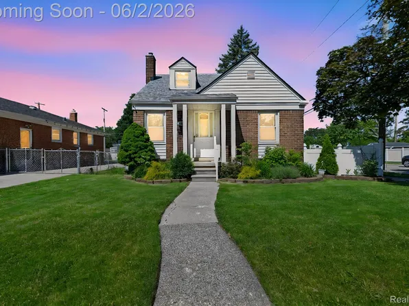 7604 Robinson Ave, Allen Park, MI 48101