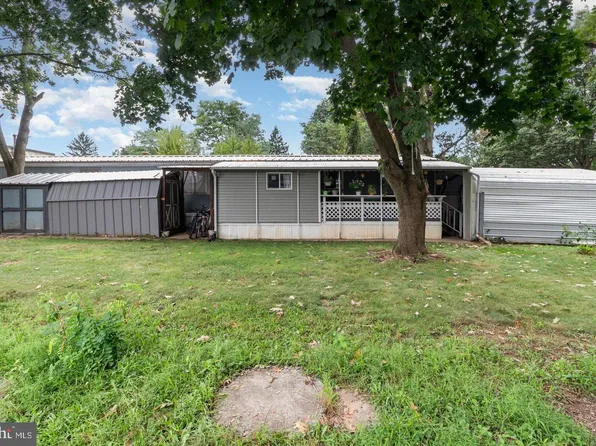 110 Shippensburg Mobile Est, Shippensburg, PA 17257