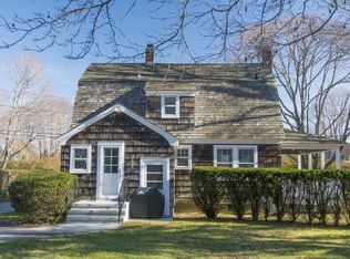 39 Corrigan St, Southampton, NY 11968