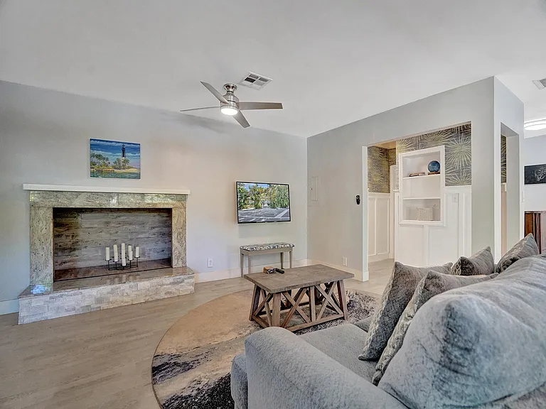 720 SW 11th Ct — Photo 30