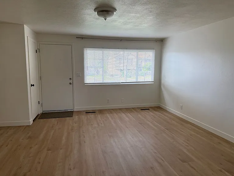 81 W 300 N #TOWNHOUSE — Photo 7
