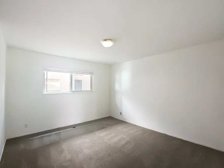 Curtner Villa Apartments — Photo 28