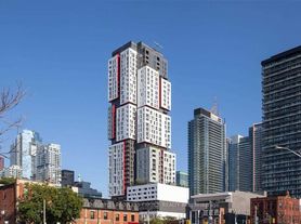 318 Richmond St W