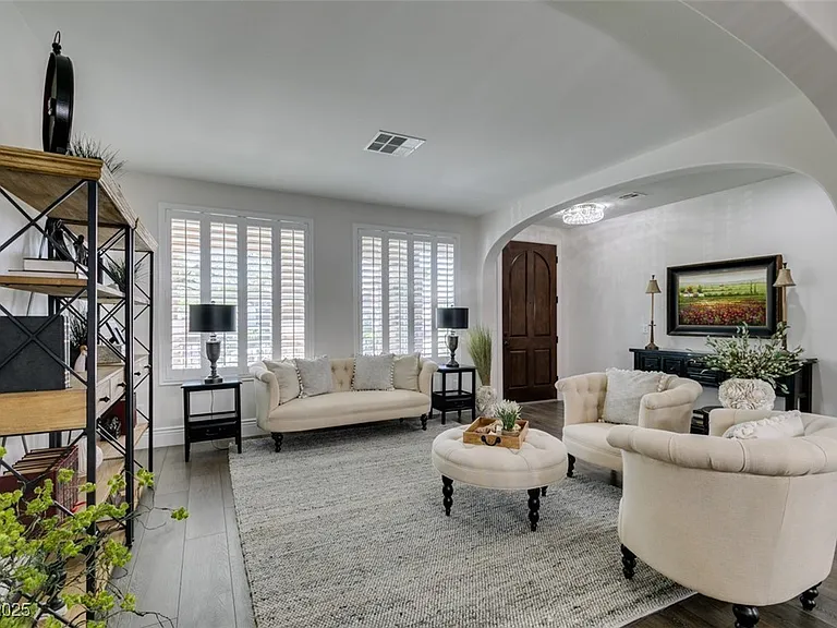 10244 Radcliffe Peak Ave — Photo 23