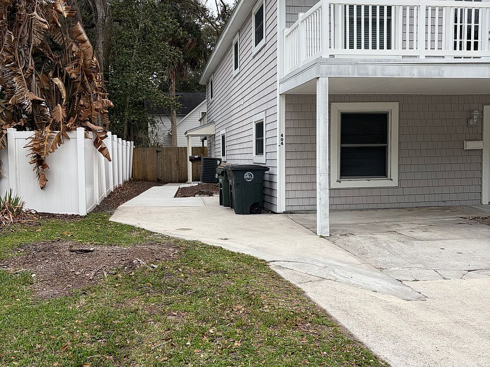 1st image of 404 Sherry Dr