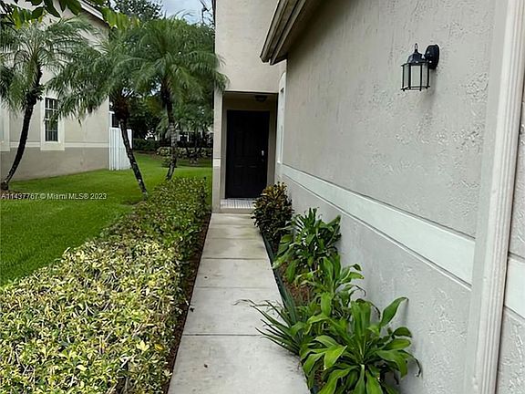 2nd image of 1050 Sorrento Dr #1050