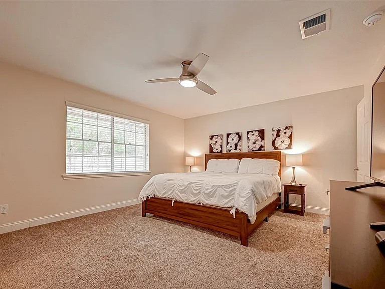 3903 Hermitage Hollow Ln — Photo 32