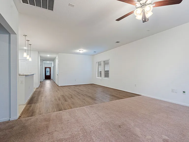 149 Biscayne Dr — Photo 3