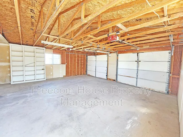 80 Stanley Dr — Photo 17